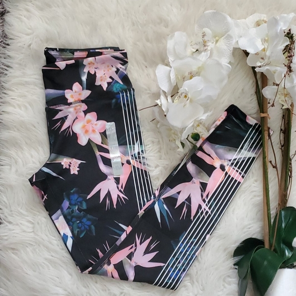 Floral Leggings🌸 - Picture 2 of 2